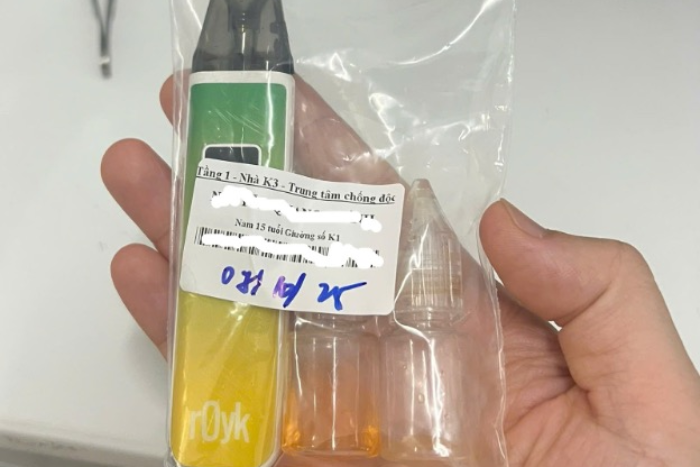 Thiếu niên 15 tuổi sùi bọt mép, co giật sau khi dùng đồ cấm được bán trên mạng