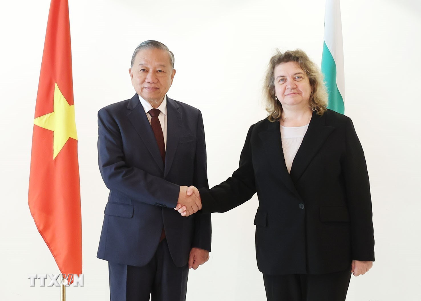 tong bi thu to lam hoi kien chu tich quoc hoi bulgaria 24 2.jpg