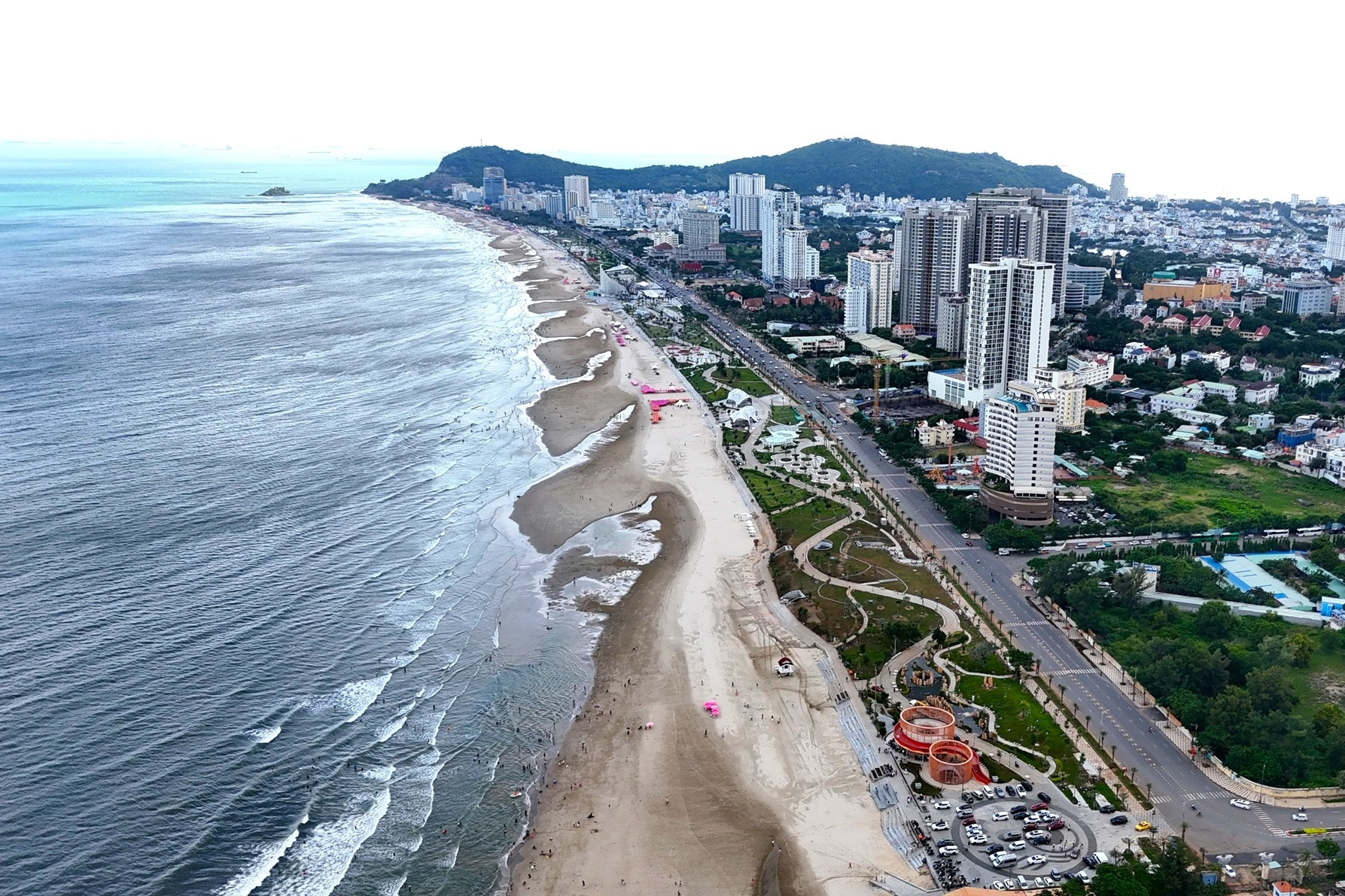 Vũng Tàu nhận bàn giao hơn 7.500m2 đất mở rộng dự án quảng trường Thùy Vân