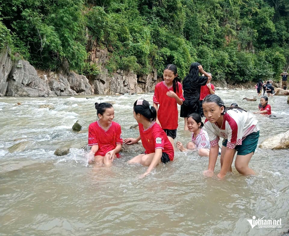 W-a3Thiếu nước sinh hoạt.jpg