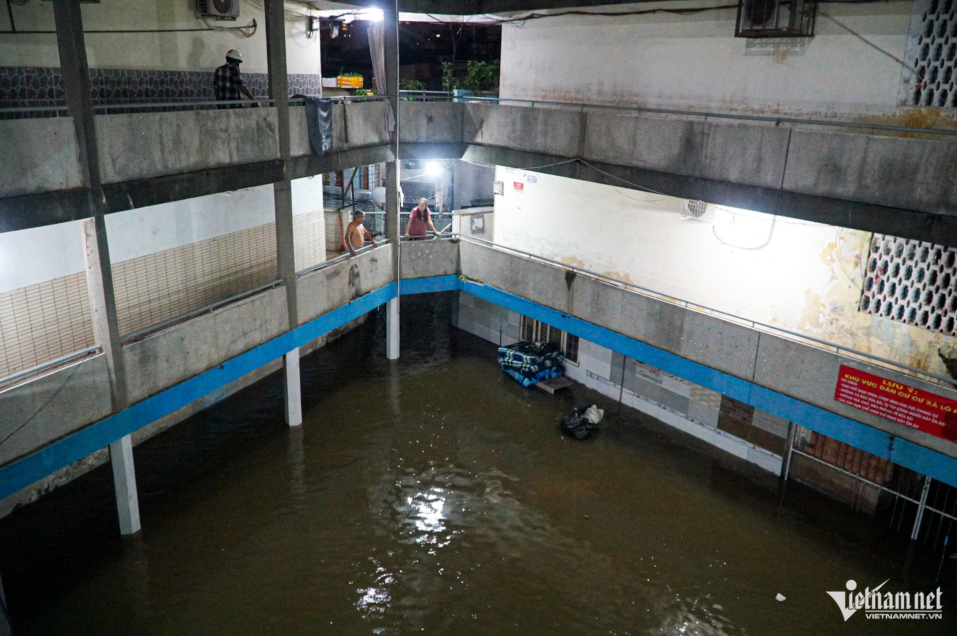 W-triều cường TPHCM   nguyễn huế 19.jpg