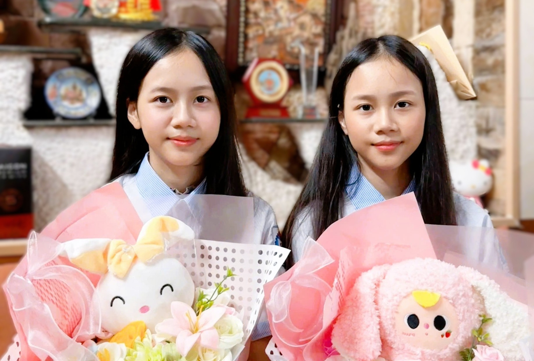 Chị em sinh đôi cùng giành giải học sinh giỏi