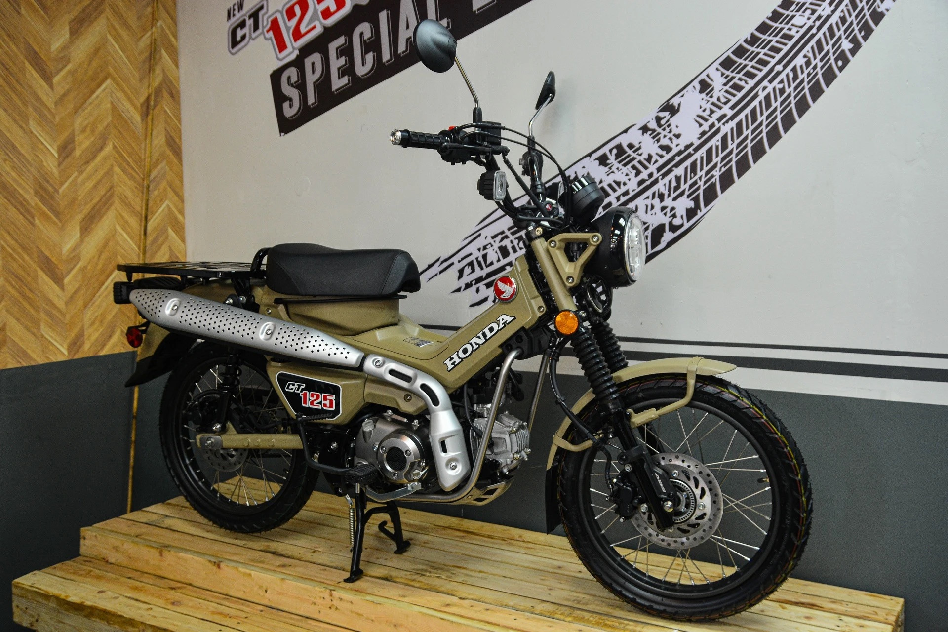 honda ct125 4.jpg