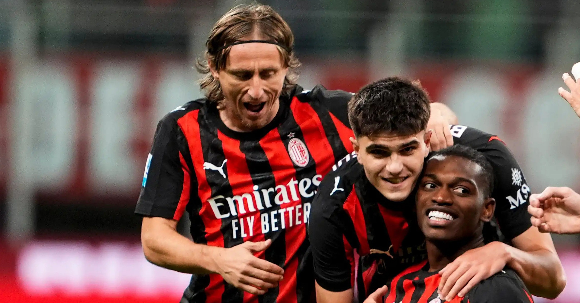 Modric giải cứu Milan trước tân binh Serie A ở phút bù giờ