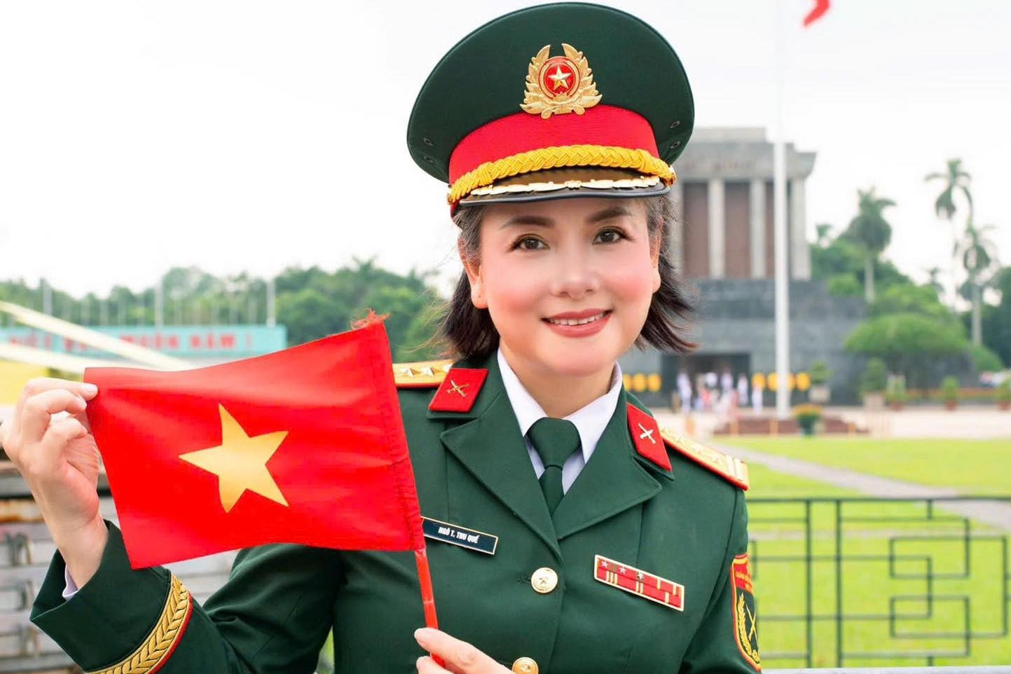 NSND mang hàm Đại tá từng lọt top 10 Người đẹp Hà Nội có cuộc sống giản dị