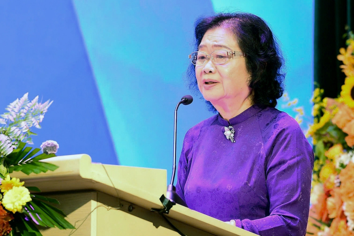 Phút xúc động của nguyên Phó Chủ tịch nước Trương Mỹ Hoa