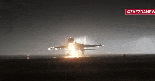 Video máy bay Su-34 Nga ném bom trung tâm điều khiển UAV của Ukraine