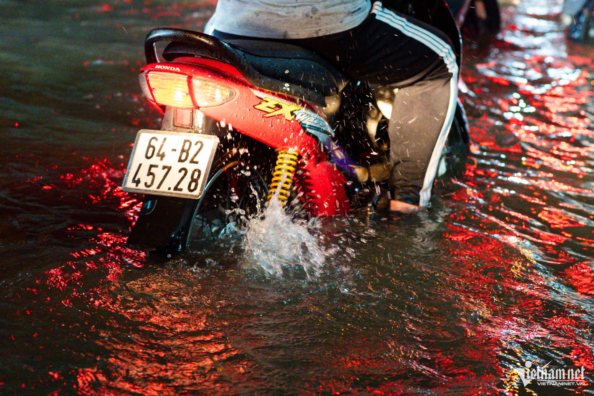 W-triều cường TPHCM nguyễn huế 31.jpg