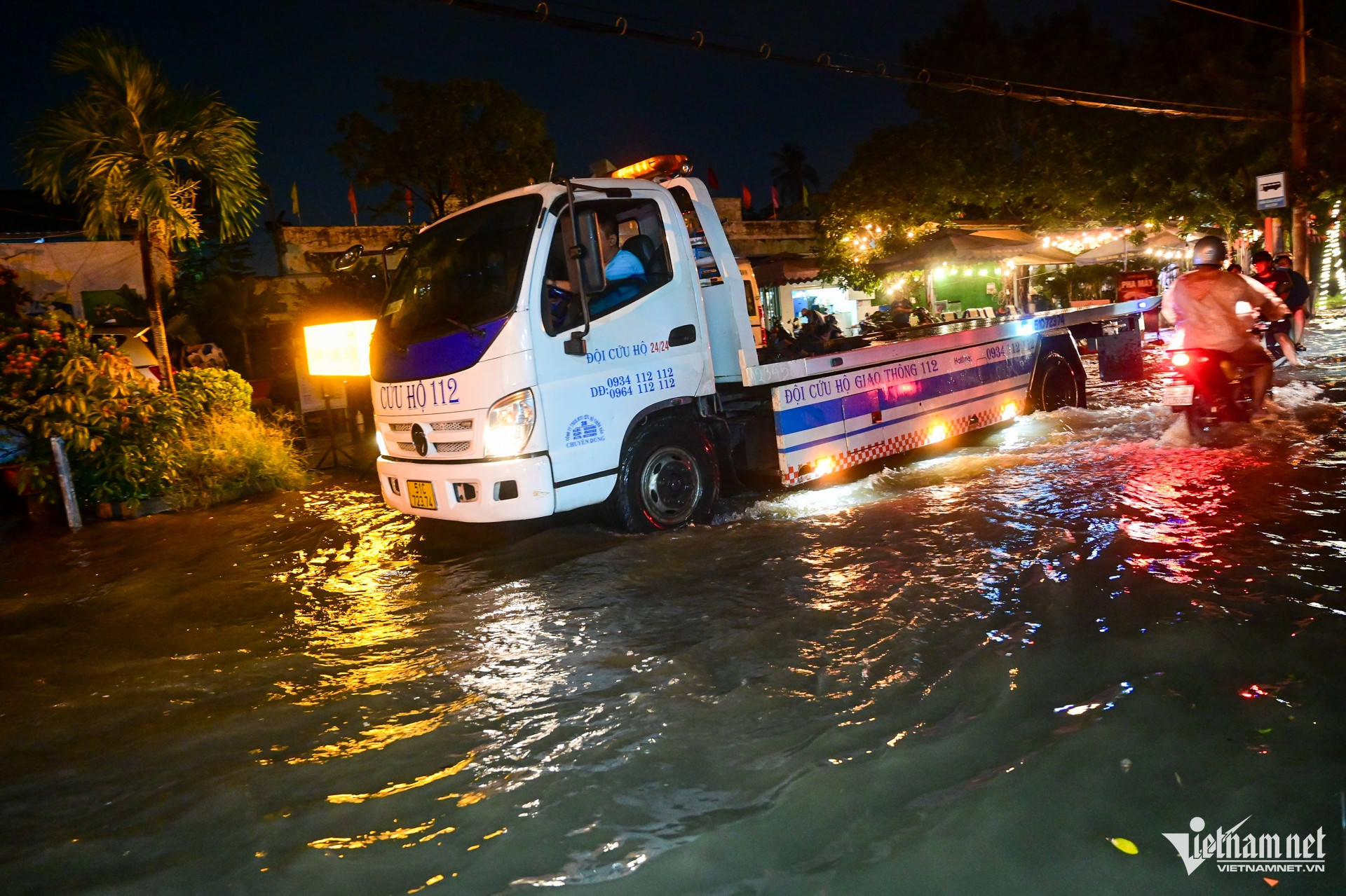 W-triều cường TPHCM nguyễn huế 43.jpg