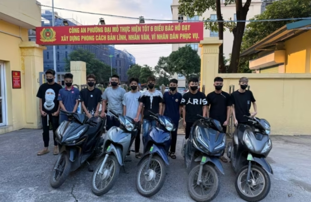 z7152305108395 0f59ff96d9bb46fe4e145c44ce7e46ef 2969 7147.jpg.avif