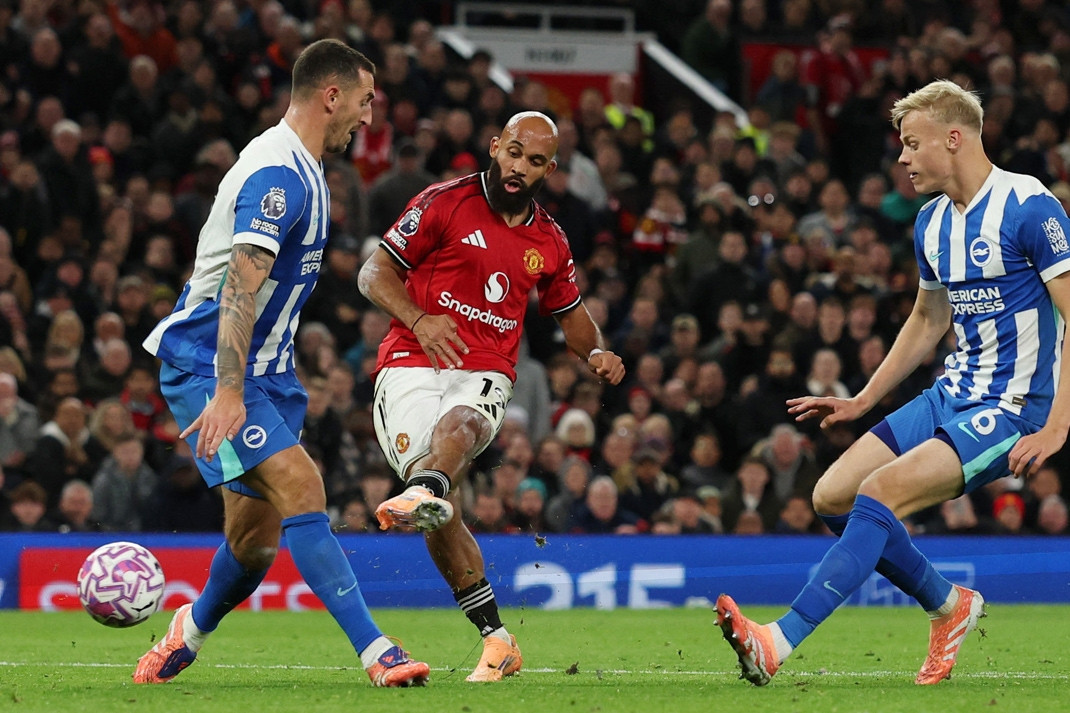 Kết quả bóng đá hôm nay 26/10: MU đòi nợ thành công, Liverpool thua đau