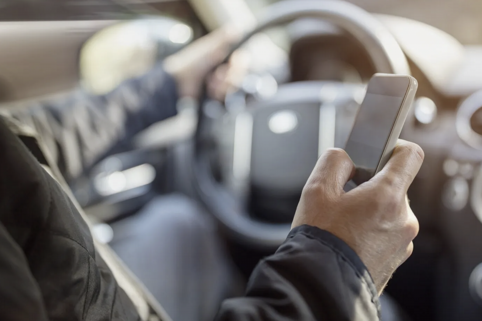 9 thói quen lái xe khiến bạn bị đánh giá “già trước tuổi”