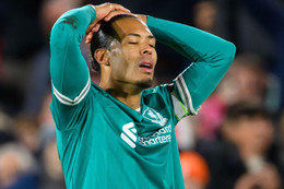 Alamy - Van Dijk Brentford Liverpool.jpg