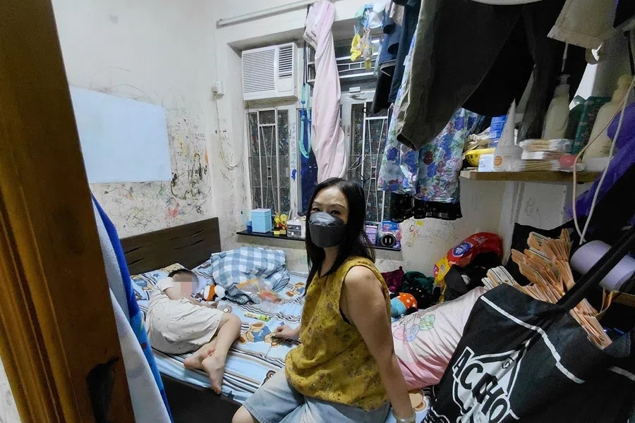 Cuộc sống khốn khổ ở những ngôi nhà siêu nhỏ, 4 người chen chúc trong 7m2