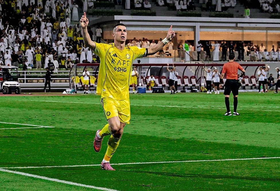 Ronaldo lập kỷ lục chưa từng có, Al Nassr vững ngôi đầu