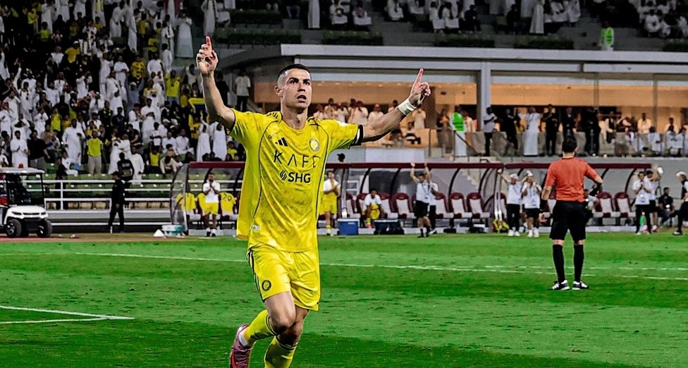 Ronaldo lập kỷ lục chưa từng có, Al Nassr vững ngôi đầu