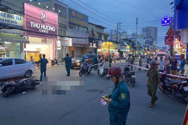 Va chạm xe máy kinh hoàng ở TPHCM, nạn nhân bị hất lên cao rồi rơi xuống tử vong