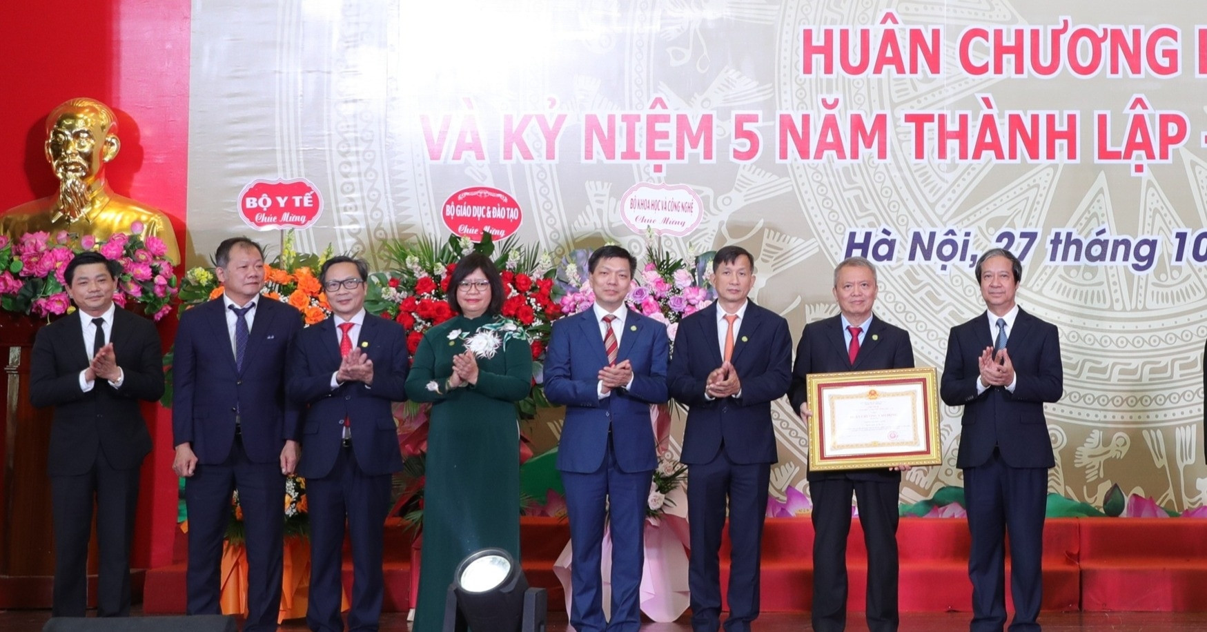 3 giám đốc bệnh viện lớn là Phó Hiệu trưởng Trư...