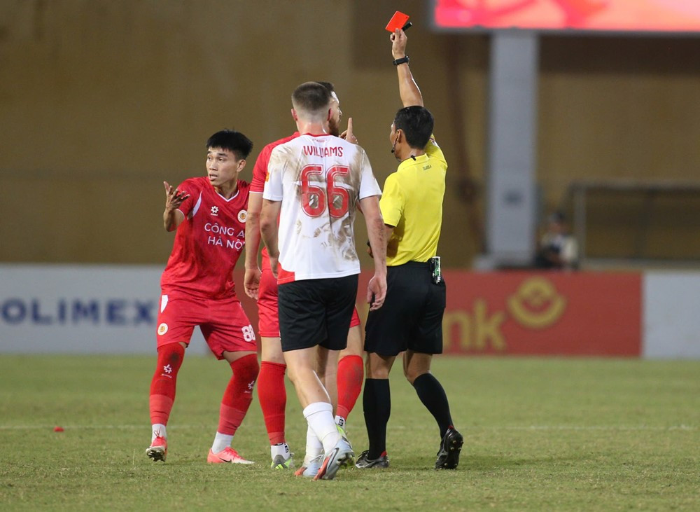 CAHN thắng khó tin CA TP.HCM cahn vs ca tphcm 1.jpg