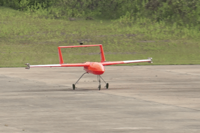 Cận cảnh UAV có tốc độ 260km/h do Quân đội Việt Nam chế tạo