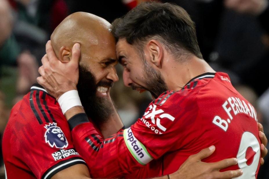 Man City, Liverpool cùng Chelsea rơi cảnh 'lạ', MU và Arsenal reo vui