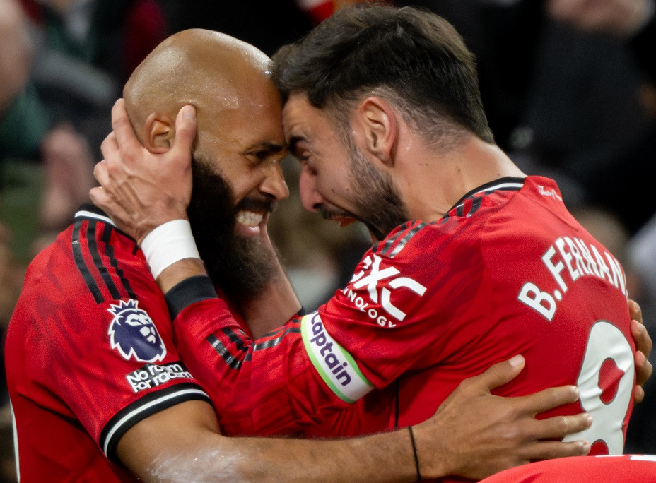 Mbeumo Bruno Fernandes MUFC.jpg