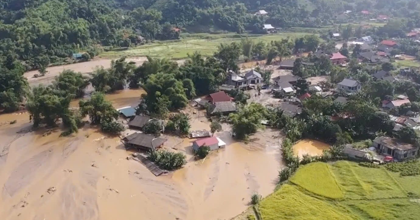 &amp;apos;Mỏ vàng&amp;apos; 30 tỷ trôi vào bản sau lũ: Quy trình khai thác thế nào?