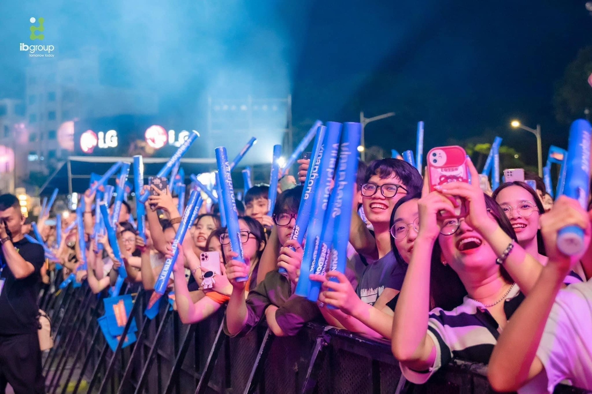 Quá lâu rồi giới trẻ Cà Mau mới được _quẩy_ sự kiện âm nhạc quy mô âm nhạc quy mô lớn như Sound Freedom by VinaPhone.JPG