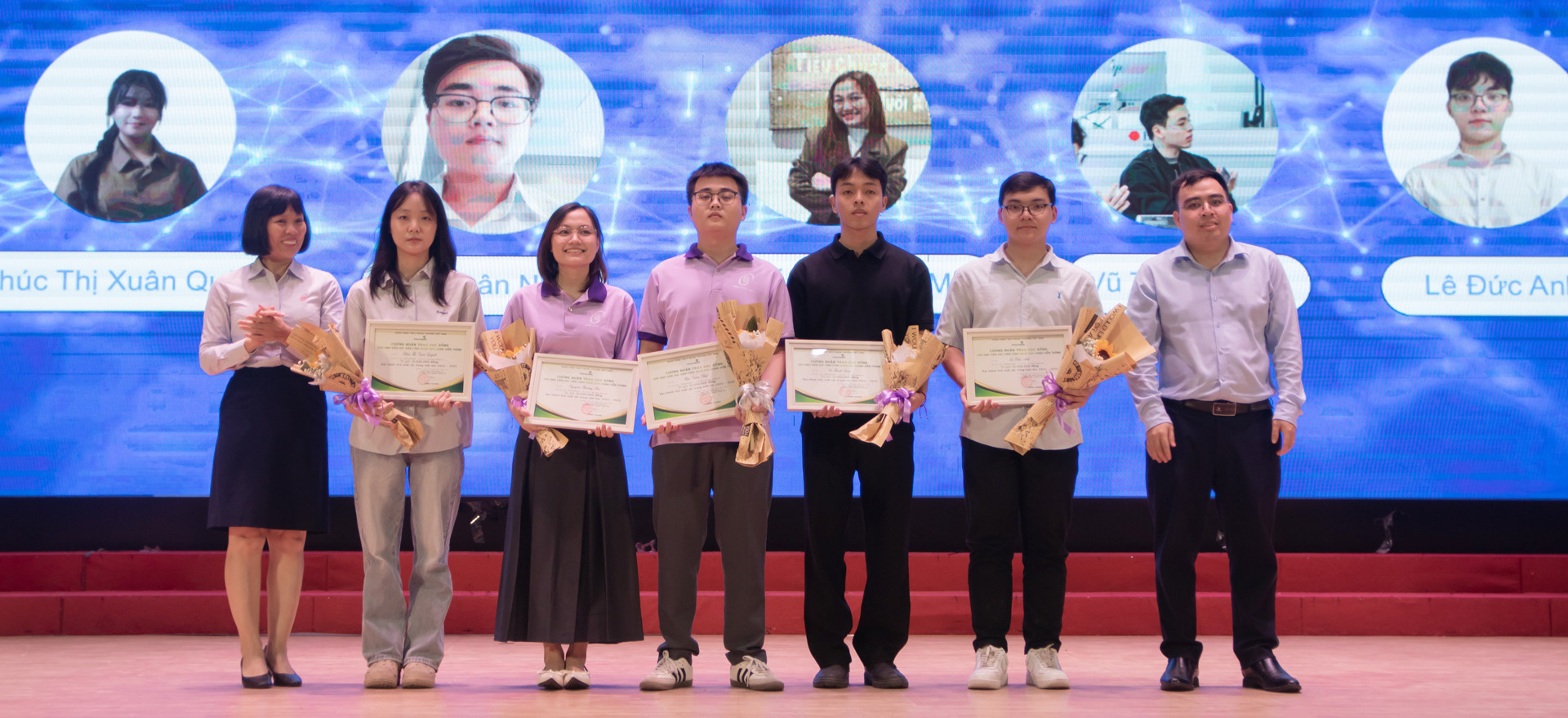 sinh vien PTIT (2).JPG