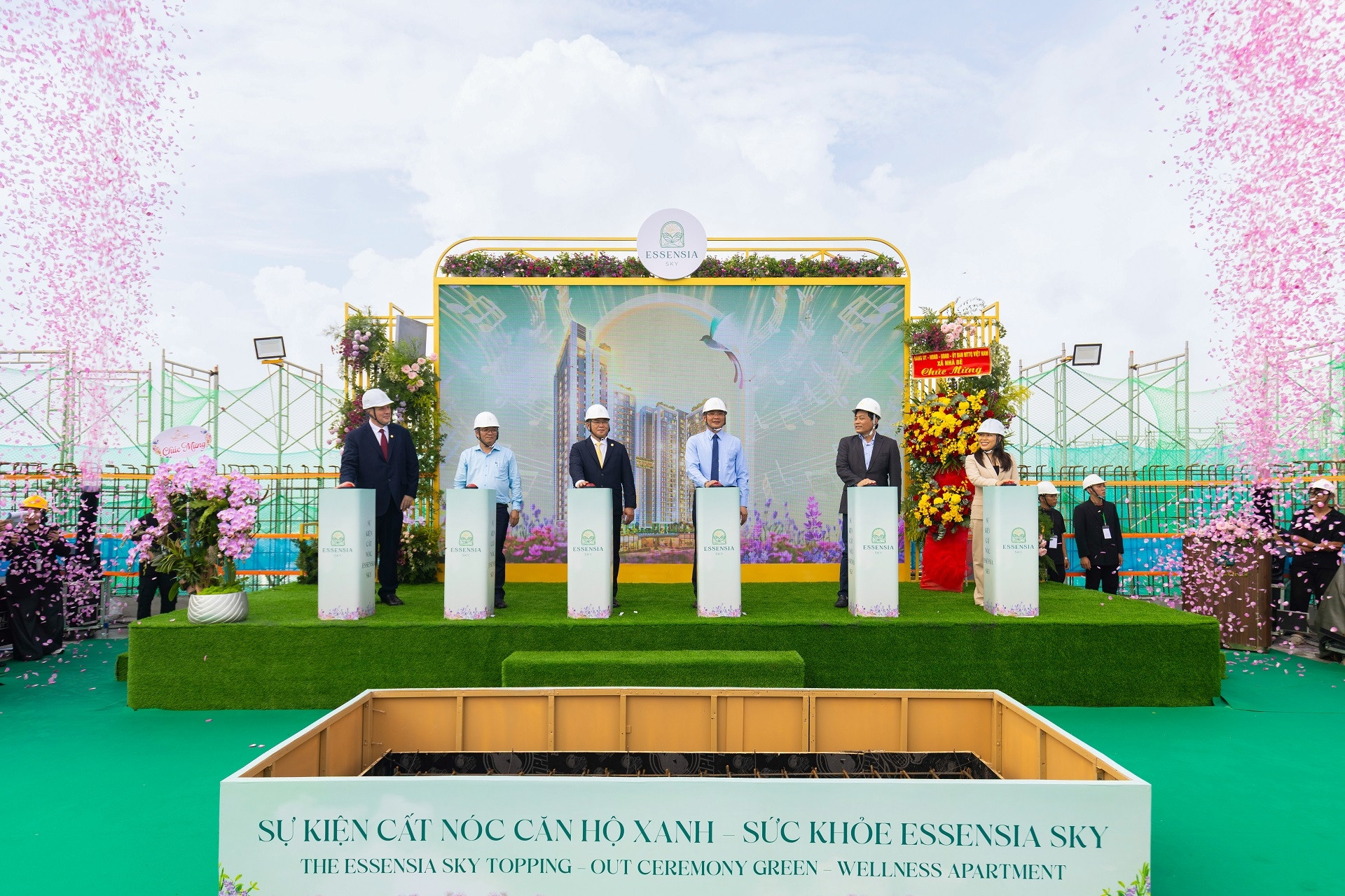 Cất nóc tòa tháp đôi Essensia Sky