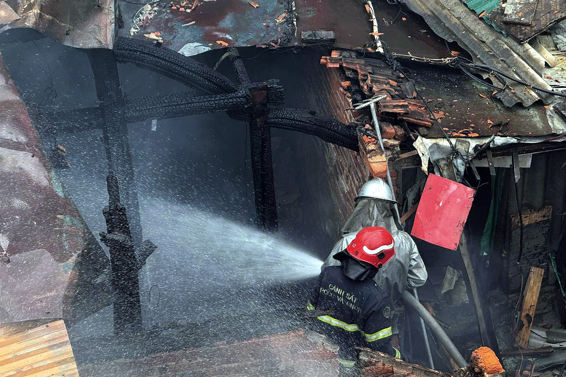 Cháy nhà ở Hà Nội, một người tử vong