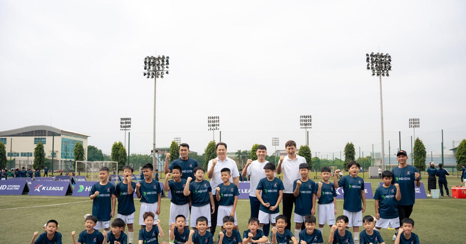 Chung tay nuôi dưỡng tình yêu bóng đá của trẻ em Việt Nam