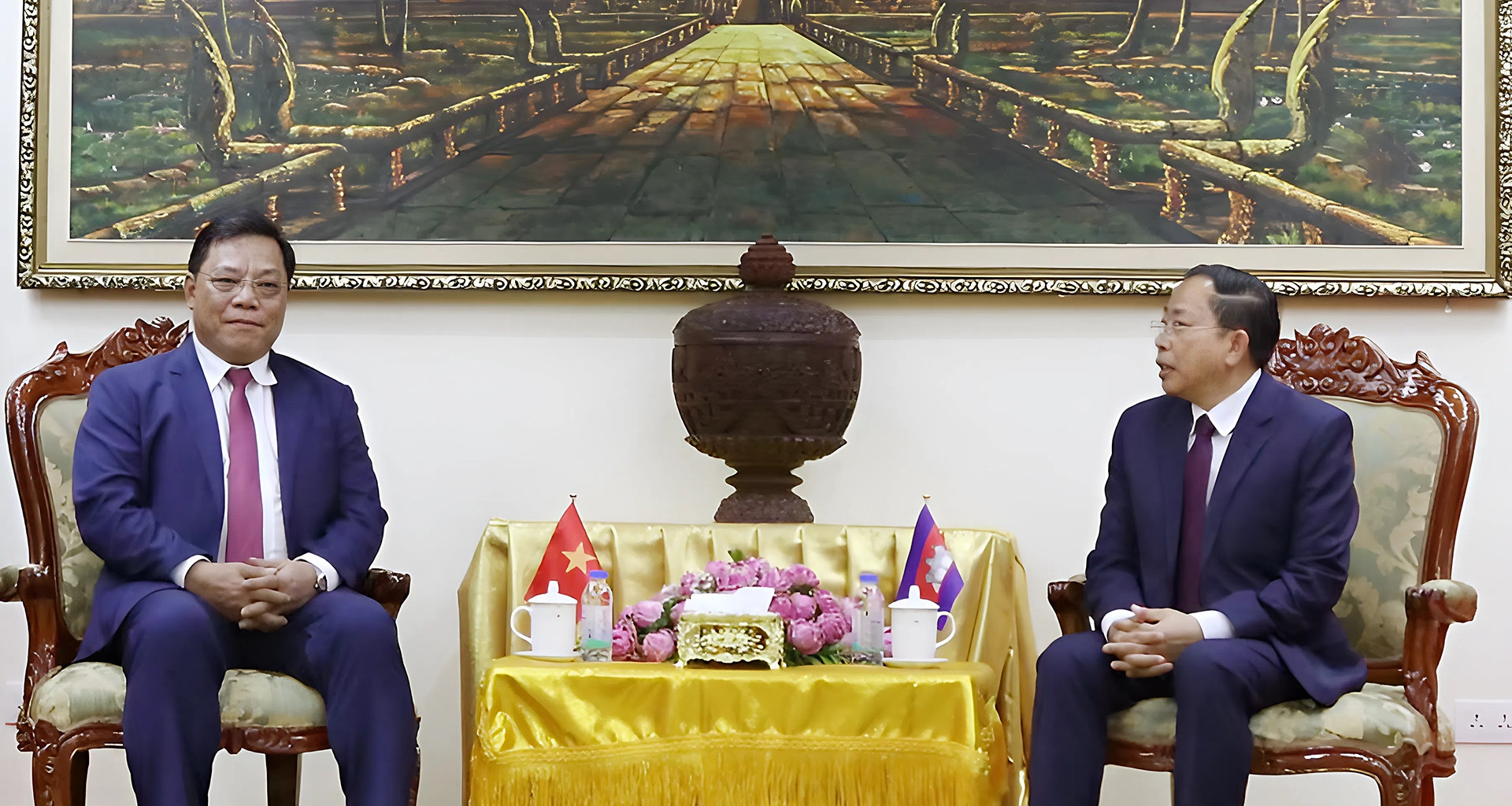 Đoàn Bộ Dân tộc và Tôn giáo dự Hội nghị Thượng đỉnh Phật giáo tại Campuchia