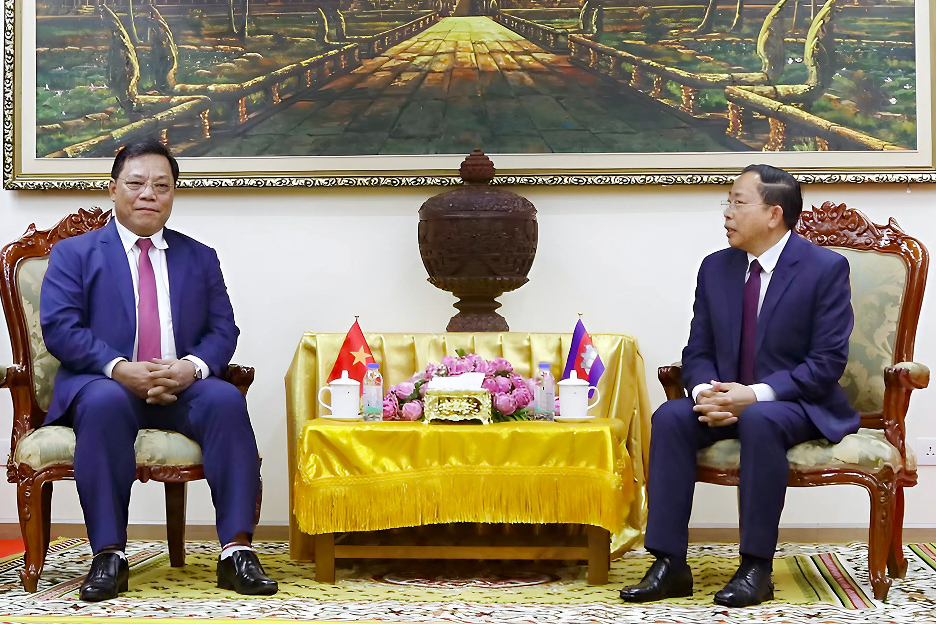 Đoàn Bộ Dân tộc và Tôn giáo dự Hội nghị Thượng đỉnh Phật giáo tại Campuchia