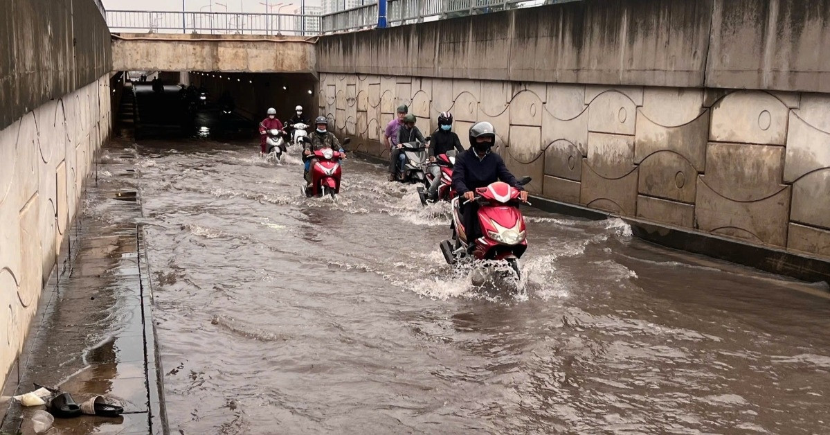 Hầm chui 75 tỷ ở TPHCM vẫn ngập sau mưa lớn dù lắp camera giám sát