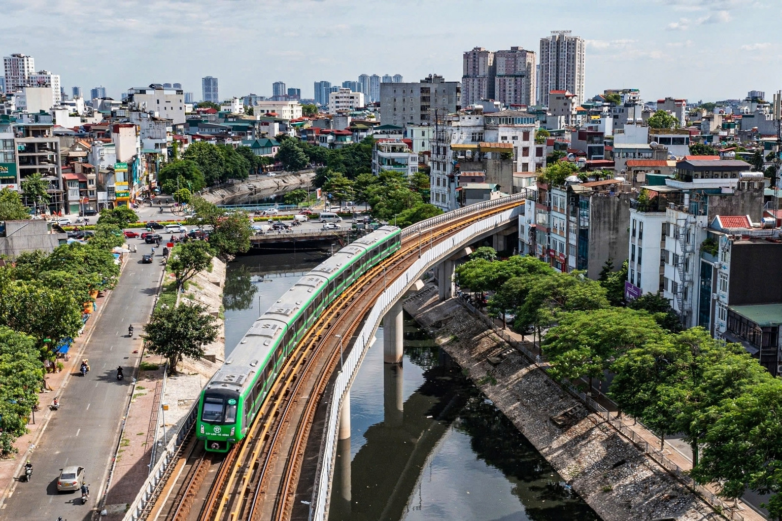 Kiến nghị đến cuối năm 2026 phải cải thiện ô nhiễm sông Tô Lịch, không khí Hà Nội, TPHCM