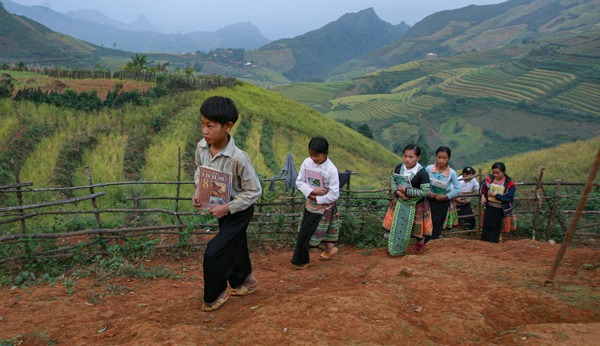 LAD_4826 vùng cao xóa mù chữ .jpg