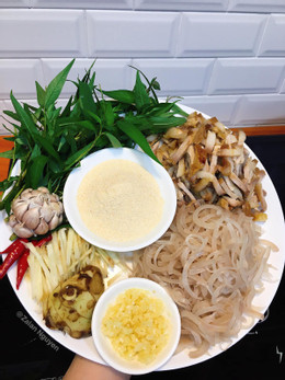 nem lầu ariana nguyen 3.jpg