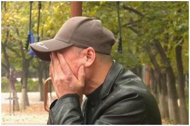 Người đàn ông U60 tìm lại mối tình đầu để trả nợ ân tình, được vợ ủng hộ