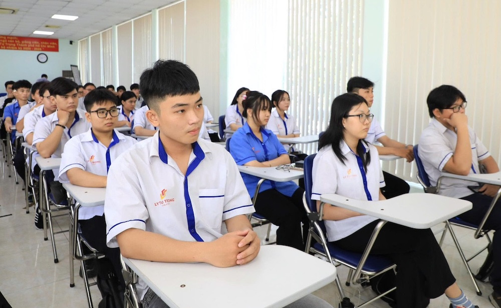 Sinh viên cao đẳng lý tự trọng