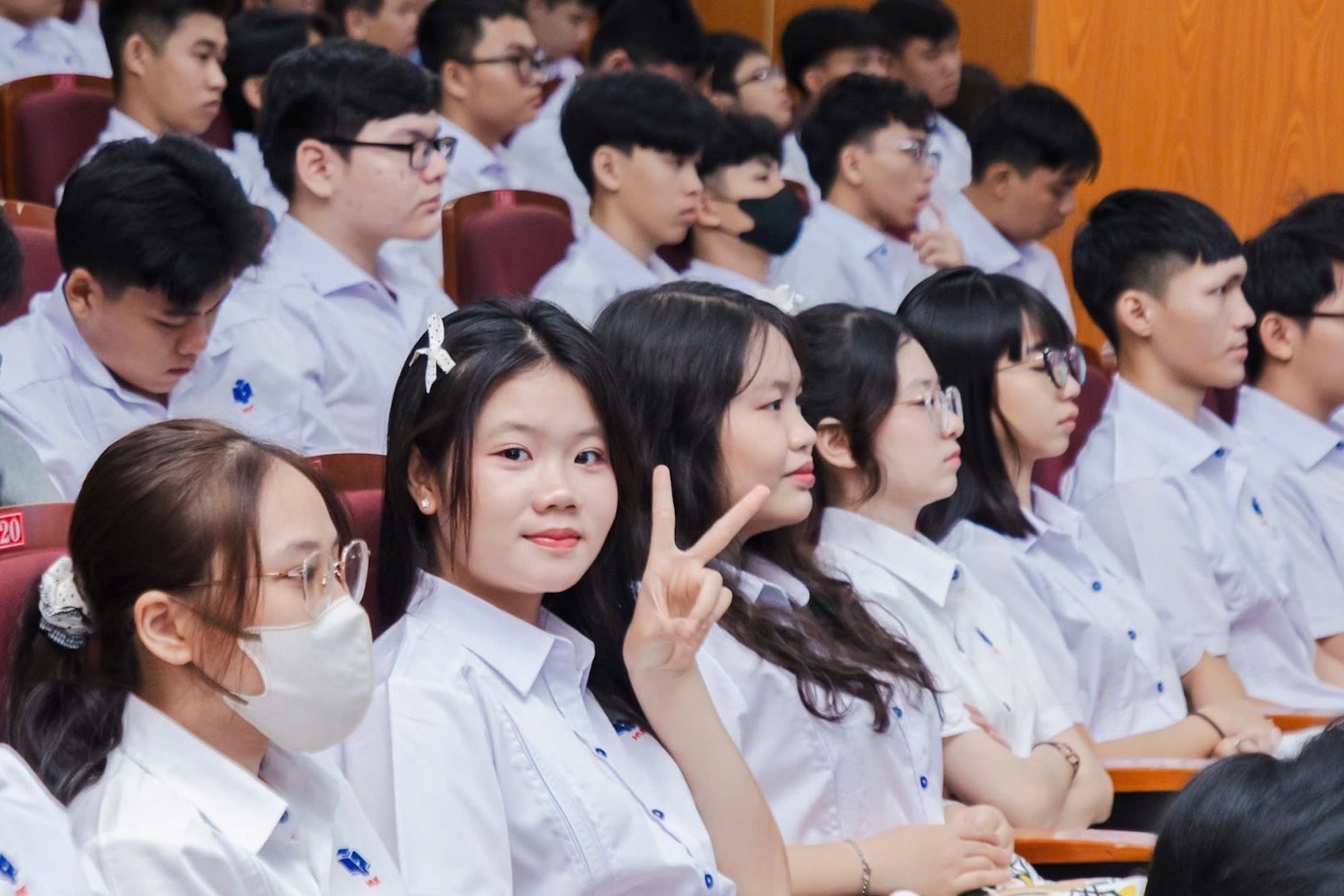 Sinh viên ở TPHCM vào học lúc 6h30 có quá sớm?