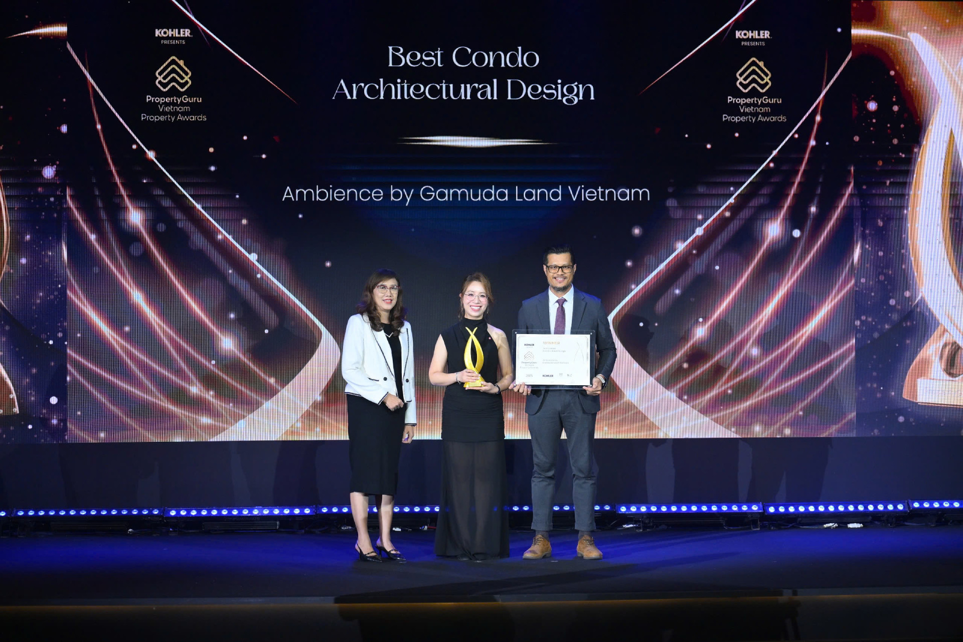 thay ảnh 2 nhắm mắt (1).jpg