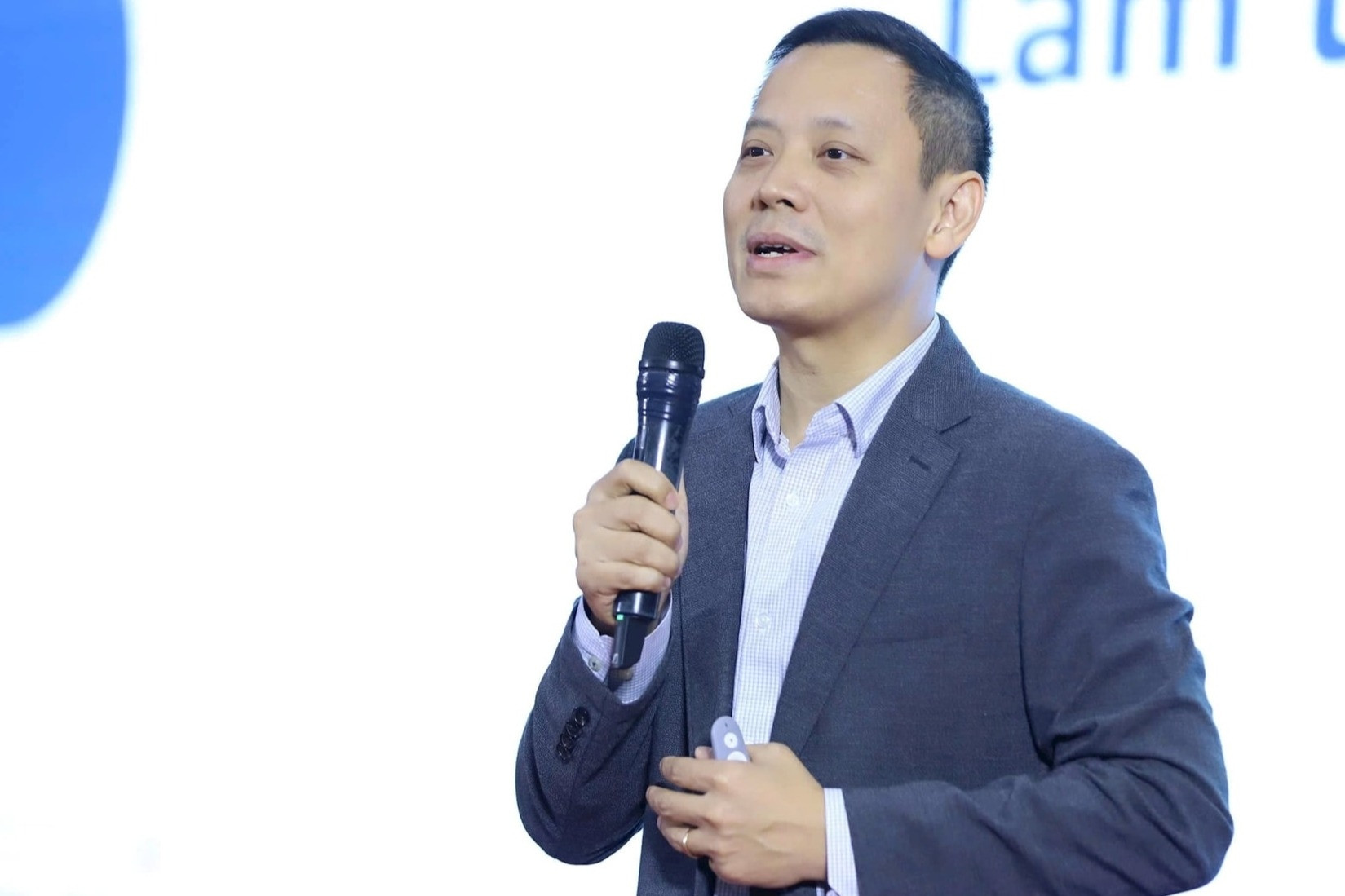 ‘Thầy dùng AI để dạy, trò dùng AI để học, cuối cùng chỉ có công nghệ làm việc’