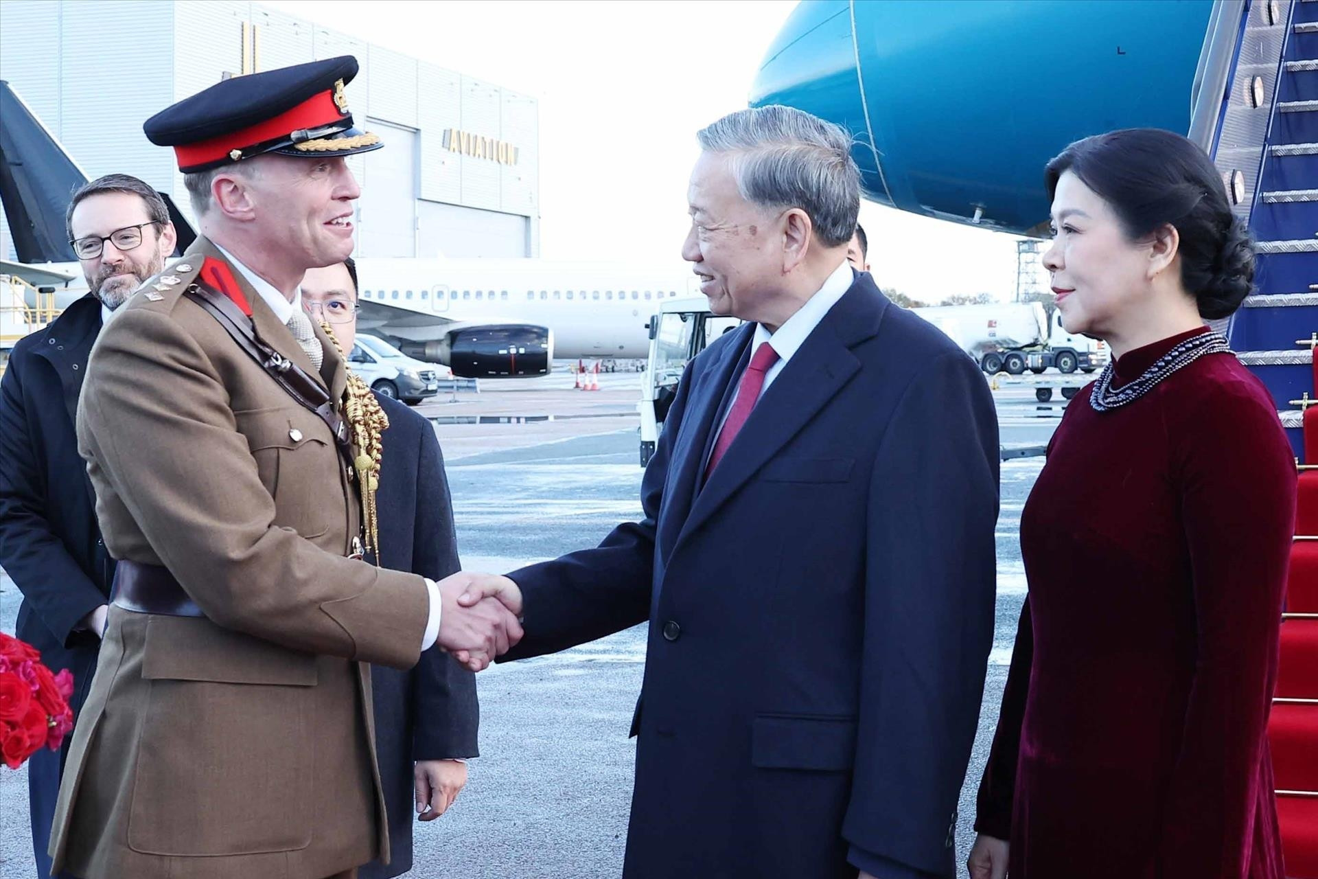 Tổng Bí thư Tô Lâm và phu nhân đến London, bắt đầu thăm chính thức Anh