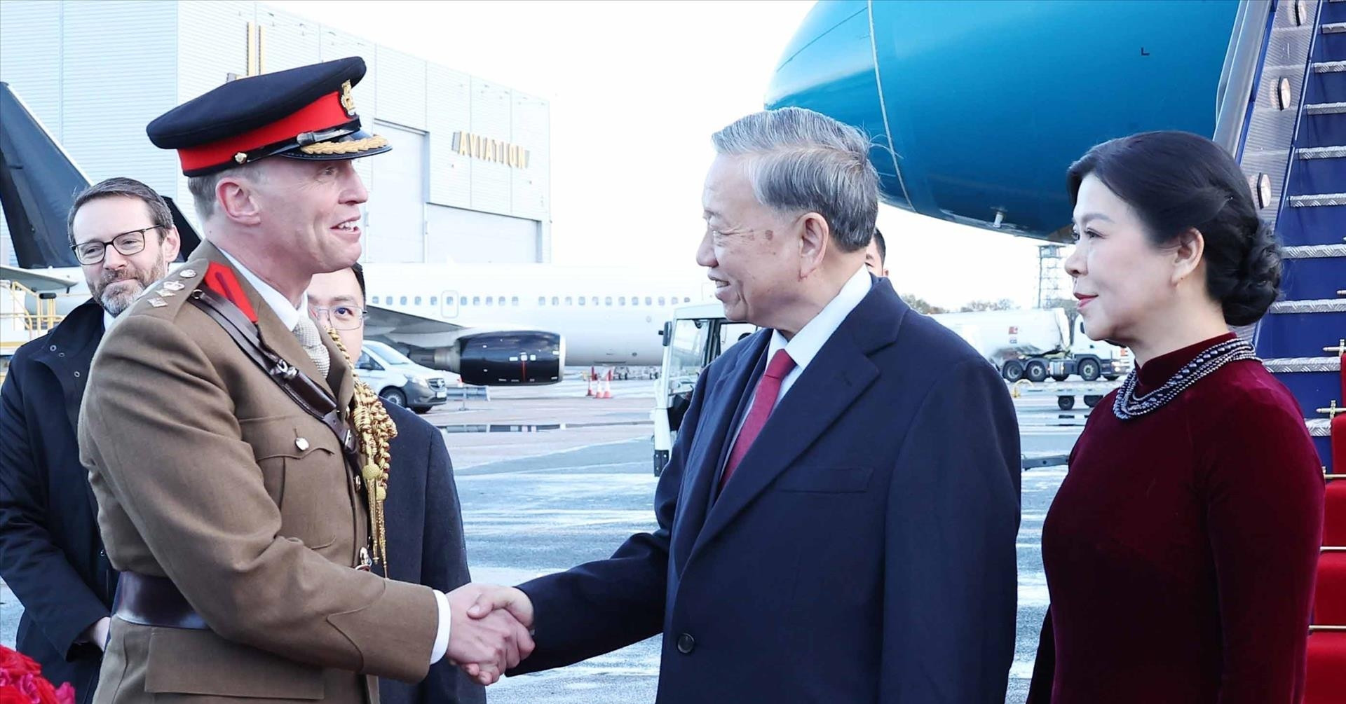 Tổng Bí thư Tô Lâm và phu nhân đến London, bắt đầu thăm chính thức Anh