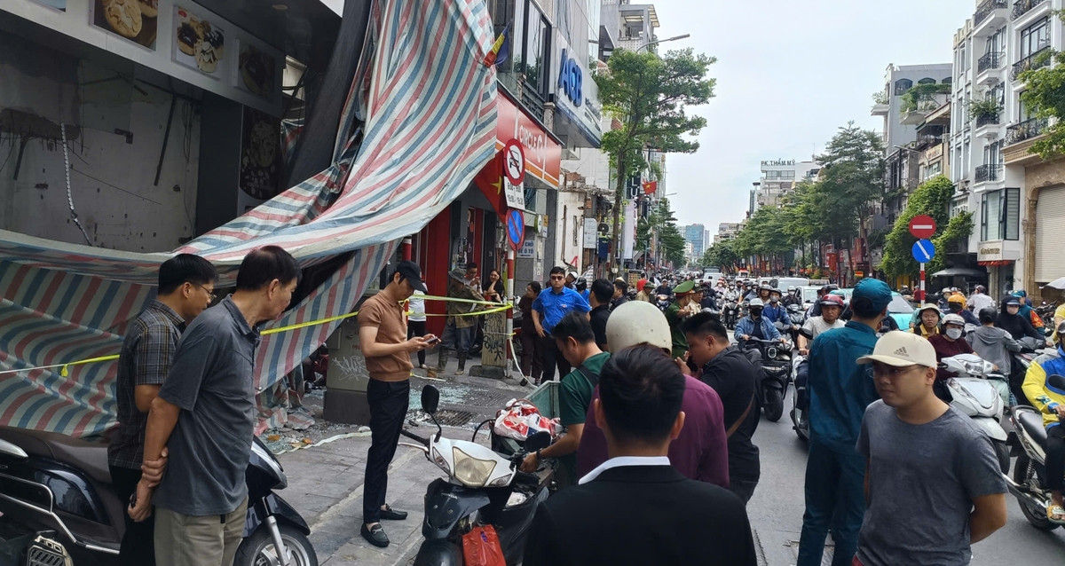 Vật liệu công trình rơi làm người đi đường tử vong ở Hà Nội: Trách nhiệm thuộc về ai?