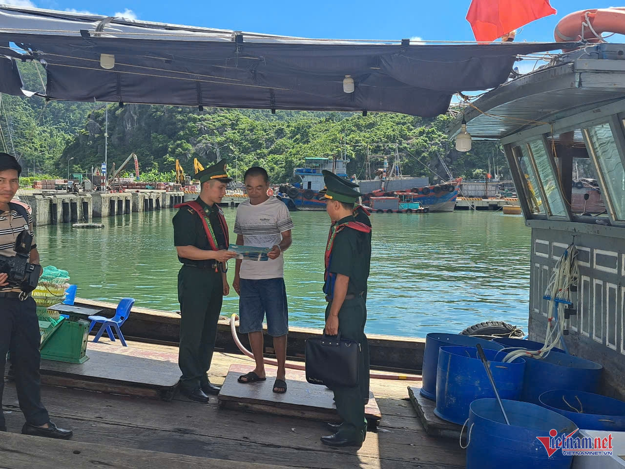 W-anh bai bien phong hai phong.jpg