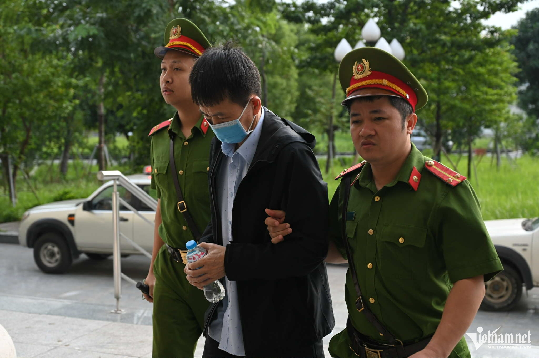 W-b0437d4f 1ae7 4e48 9b97 a6c9409b08d1.jpg