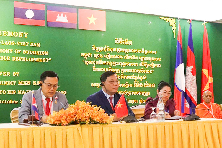 w campuchia anh 4 2111.JPG