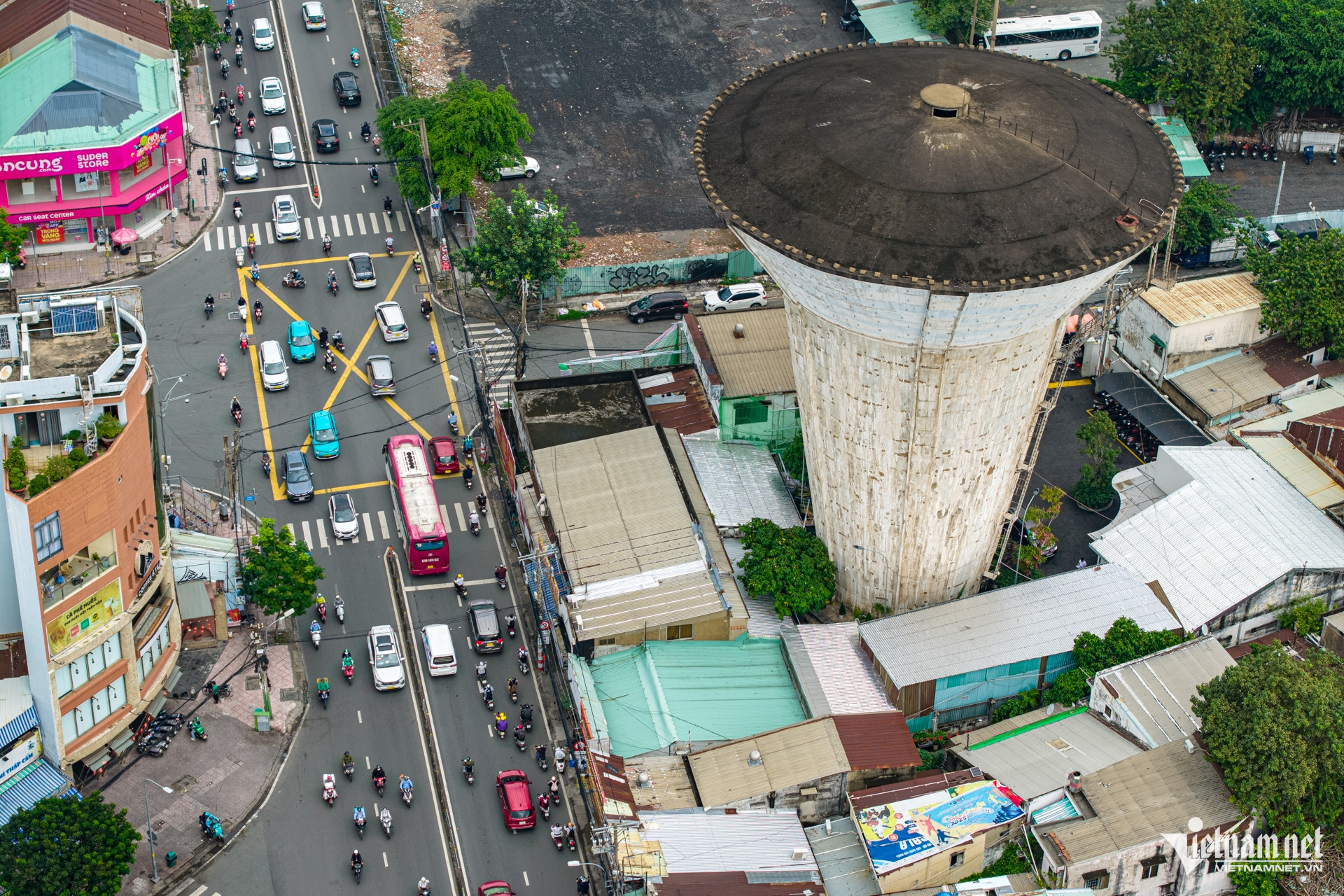 W-đường nguyễn tất thành   nguyễn huế.jpg